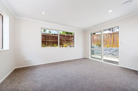 Photo of property in 65 Kurnell Drive, Botany Downs, Auckland, 2010