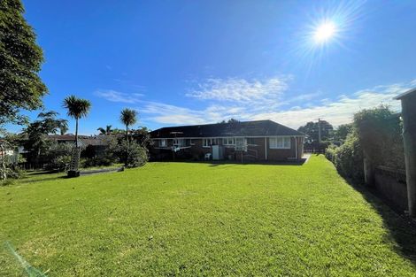 Photo of property in 1/4a Corrella Road, Belmont, Auckland, 0622