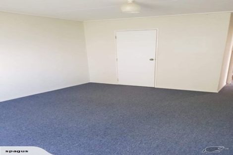 Photo of property in 22 Clay Road, Levin, 5572