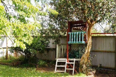 Photo of property in 25 Collins Road, Melville, Hamilton, 3206