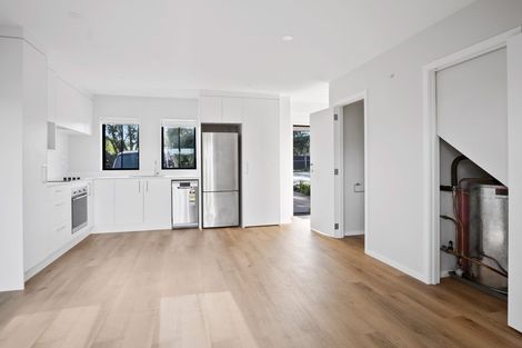 Photo of property in 10/15 Sunhill Road, Sunnyvale, Auckland, 0612