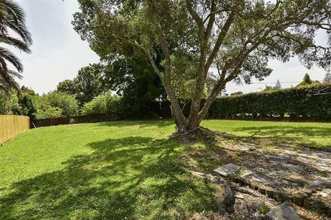 Photo of property in 83 Farquhar Road, Glendene, Auckland, 0602