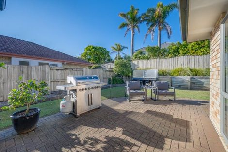 Photo of property in 218 Kilkenny Drive, East Tamaki Heights, Auckland, 2016