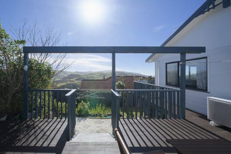 Photo of property in 8 Maraval Crescent, Grenada Village, Wellington, 6037
