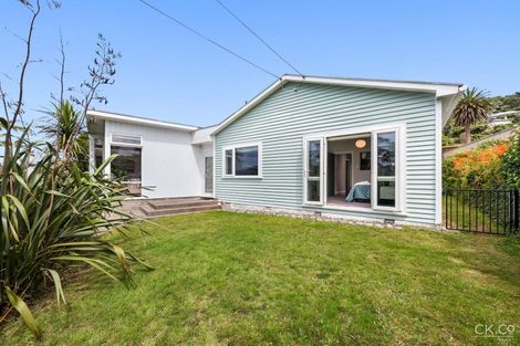 Photo of property in 34 Miromiro Road, Normandale, Lower Hutt, 5010