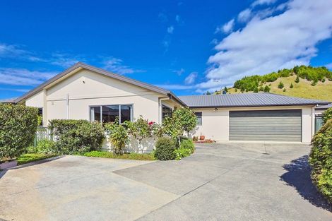 Photo of property in 14 Pinotage Drive, Greenmeadows, Napier, 4112