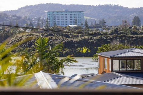 Photo of property in 43 Pohutukawa Avenue, Red Beach, 0932