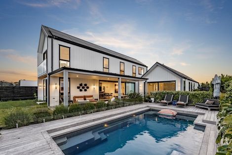 Photo of property in 17 Dinning Road, Riverhead, 0820