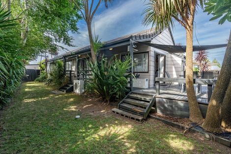 Photo of property in 17 Kentucky Crescent, Nawton, Hamilton, 3200