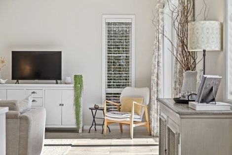 Photo of property in 2 Glen Bridge Lane, Harewood, Christchurch, 8051