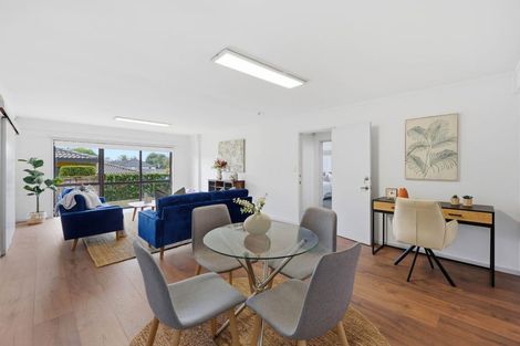 Photo of property in 5 Vintage Drive, Henderson, Auckland, 0612