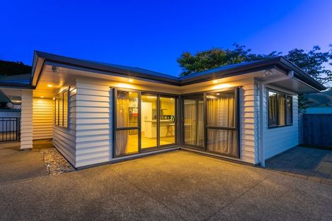 Photo of property in 16a Utauta Street, Waikanae, 5036