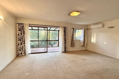 Photo of property in 1/404 Glenfield Road, Glenfield, Auckland, 0629