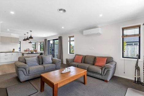 Photo of property in 68 Feist Street, Carterton, 5713