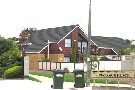 Photo of property in 2/7 Pegasus Place, Half Moon Bay, Auckland, 2012