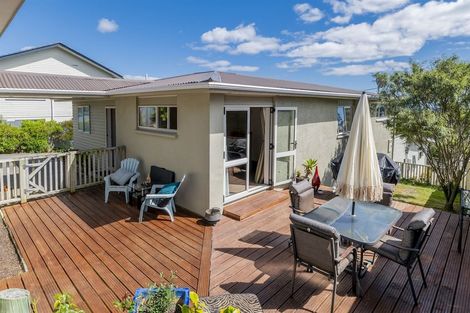 Photo of property in 103 Winara Avenue, Waikanae, 5036