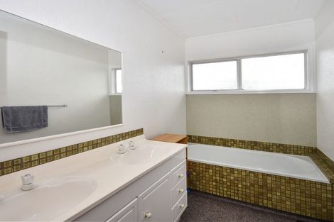 Photo of property in 14 Snowden Place, Opaheke, Papakura, 2113