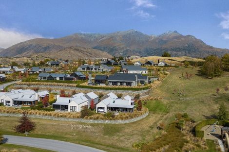 Photo of property in 4 Owen Marshall Lane, Arrowtown, 9371