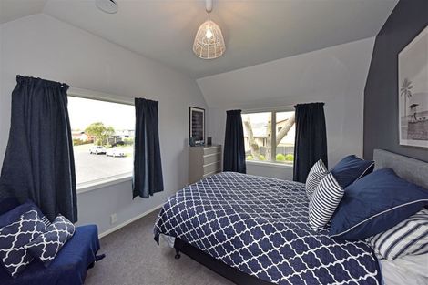 Photo of property in 18 Lombard Place, Avonhead, Christchurch, 8042