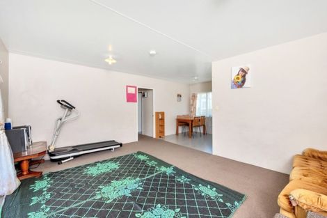 Photo of property in 6 Anglers Way, Wattle Downs, Auckland, 2102