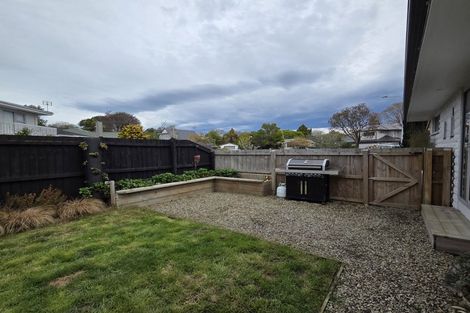 Photo of property in 2/3 Esher Place, Saint Martins, Christchurch, 8022