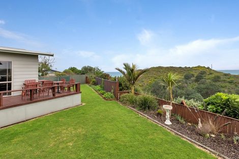 Photo of property in 16 Kelly Street, Baylys Beach, Dargaville, 0377