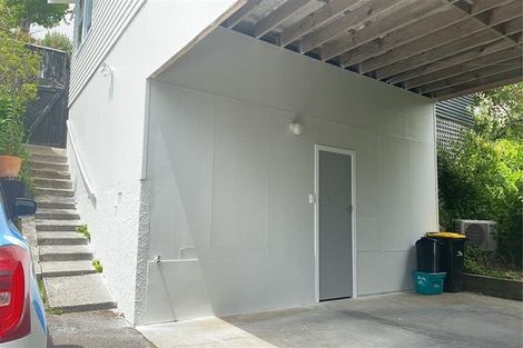 Photo of property in 2/24 Bell Street, Tawa, Wellington, 5028