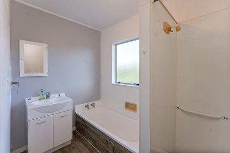 Photo of property in 13 Simcox Street, Otaki Beach, Otaki, 5512