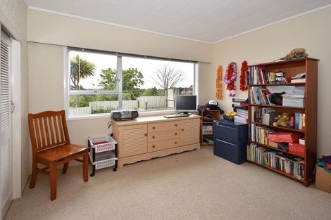 Photo of property in 14 Snowden Place, Opaheke, Papakura, 2113