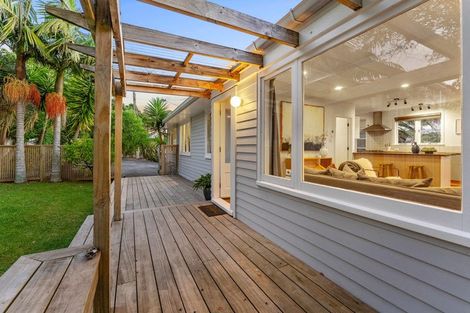 Photo of property in 1/91 Selwyn Crescent, Forrest Hill, Auckland, 0620