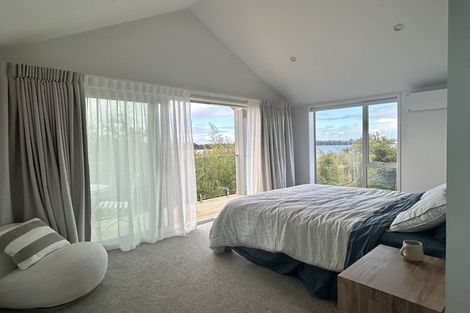Photo of property in 18 Macbeth Court, Milford, Auckland, 0620