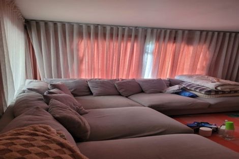 Photo of property in 15 Tiki Street, New Lynn, Auckland, 0600