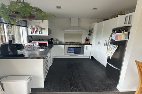 Photo of property in 12 Memorial Park Avenue, Haumoana, 4102