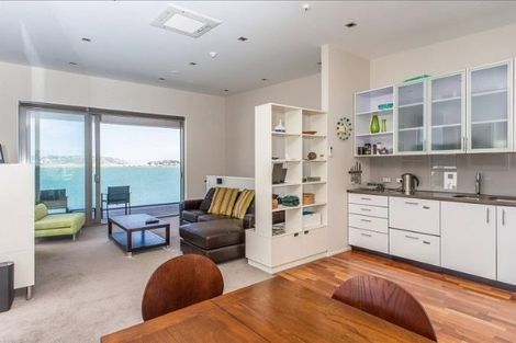 Photo of property in Patent 326 Apartments, 326 Evans Bay Parade, Hataitai, Wellington, 6021