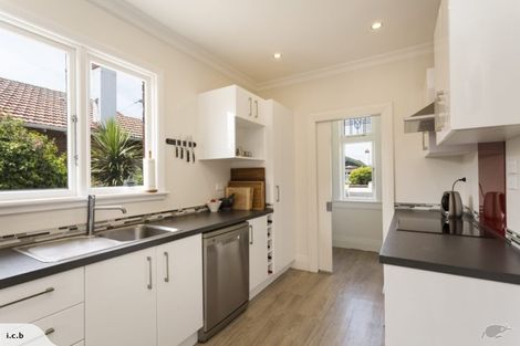 Photo of property in 272 Macandrew Road, Forbury, Dunedin, 9012