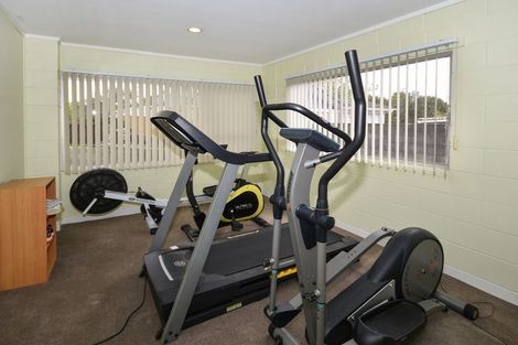 Photo of property in 14 Snowden Place, Opaheke, Papakura, 2113