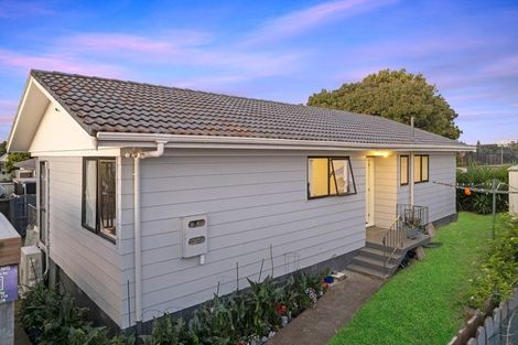 Photo of property in 2/41 Taitimu Drive, Weymouth, Auckland, 2103