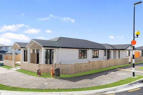 Photo of property in 10 Rorotu Avenue, Karaka, Papakura, 2113