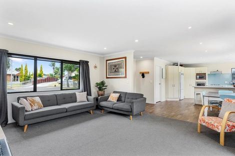 Photo of property in 52 Athena Grove, Papamoa Beach, Papamoa, 3118