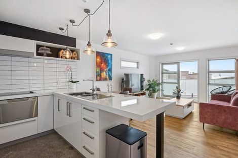 Photo of property in 4/270 Onewa Road, Birkenhead, Auckland, 0626