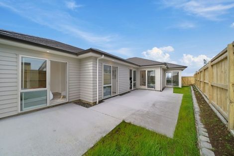Photo of property in 8 Nola Dawn Avenue, Papakura, 2110