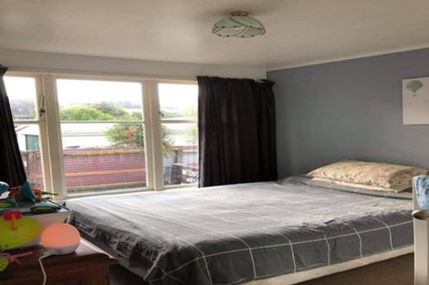 Photo of property in 7 Alma Street, Te Atatu South, Auckland, 0610