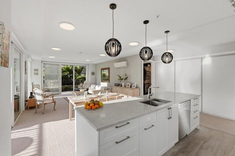 Photo of property in 122 Eaves Bush Parade, Orewa, 0931