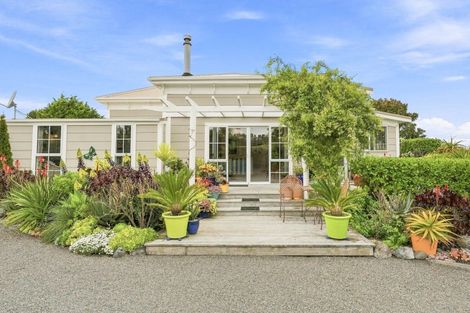 Photo of property in 8a Tirimoana Place, Otamatea, Whanganui, 4501