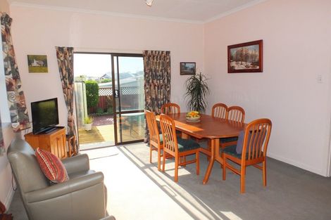 Photo of property in 39 Shortt Street, Foxton Beach, Foxton, 4815
