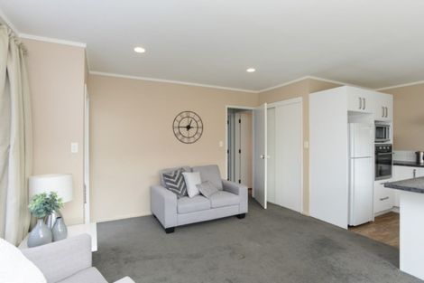 Photo of property in 2/1400 Woodstock Avenue, Mayfair, Hastings, 4122