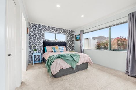 Photo of property in 12 Percy Kinsman Crescent, Riverstone Terraces, Upper Hutt, 5018