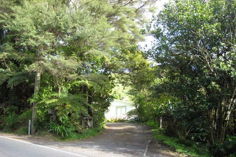 Photo of property in 893 West Coast Road, Waiatarua, Auckland, 0604
