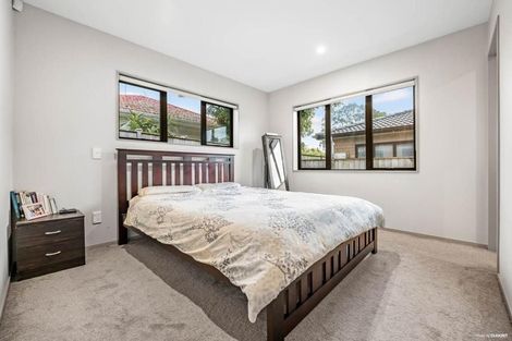 Photo of property in 9 View Road, Mangere, Auckland, 2022