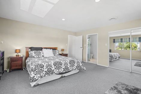 Photo of property in 5 Sumich Place, West Harbour, Auckland, 0618